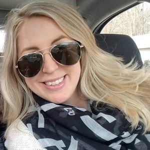 Meet your Posher, Stephanie